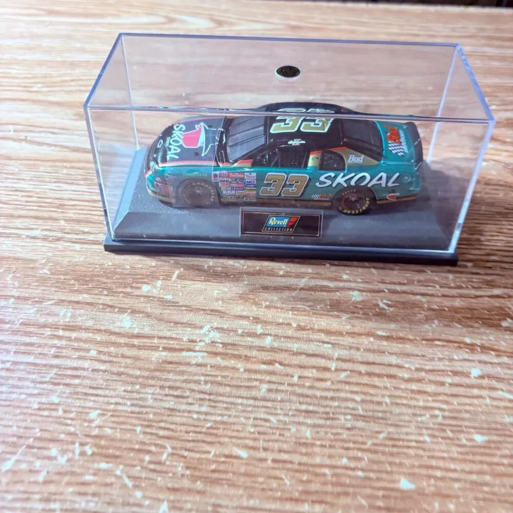 Revell ken schader